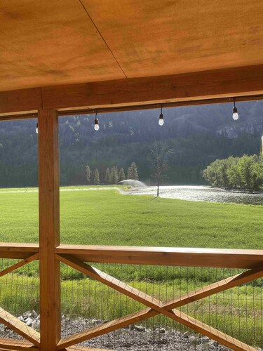 Wake up to Wild Life, River & Mountain View !