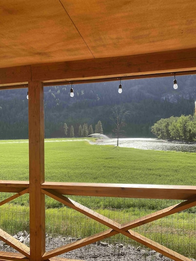 Wake up to Wild Life, River & Mountain View !