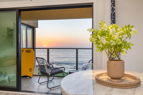 Oceanfront in La Jolla, Steps to Beach, Shops, Dining | Dawn Patrol by AvantStay