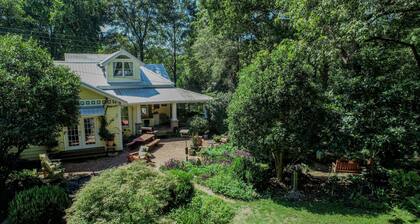Firefly Garden - Urban family friendly Oasis near campus!