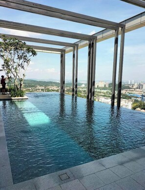 Outdoor pool - Family Suites Serviced Apartment (Kuala Lumpur)