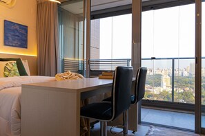 Strykejern/-brett, internettilgang og sengetøy