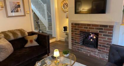 2 Bed Cottage - Central Bawtry & Exquisitely Furnished