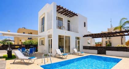 Villa Vitamin Blue - Two Bedroom Villa, Sleeps 4
