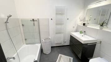 Badewanne, Handtücher, Seife