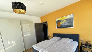 2 bedrooms, internet, wheelchair access