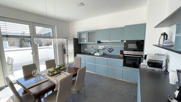 Fridge, microwave, oven, stovetop