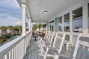 Property grounds - Aqua Vista: Private Pool, Steps To Beach (Murrells Inlet)
