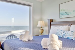 5 bedrooms, iron/ironing board, free WiFi, bed sheets - Beach Cabana: Oceanfront + Private Pool (Surfside Beach)