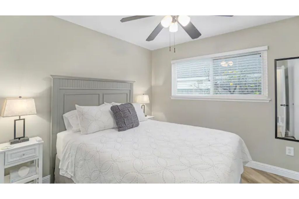 4 bedrooms, desk, travel cot, free WiFi