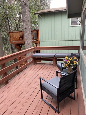 Terrace/patio - Cozy Stone Fireplace in a Relaxing 2 Bedroom Cabin (Lake Arrowhead)