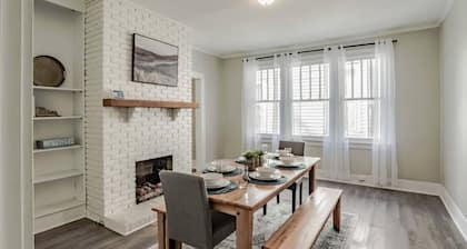 Huge Deck & Pool! Near Downtown - Modern Cottage