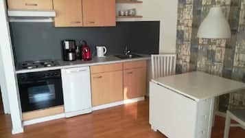 Kühlschrank, Ofen, Herdplatte, Geschirrspüler