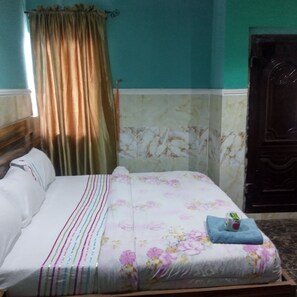 Superior Room | Memory foam beds, desk, bed sheets - Sirloy Hotel (Minna)
