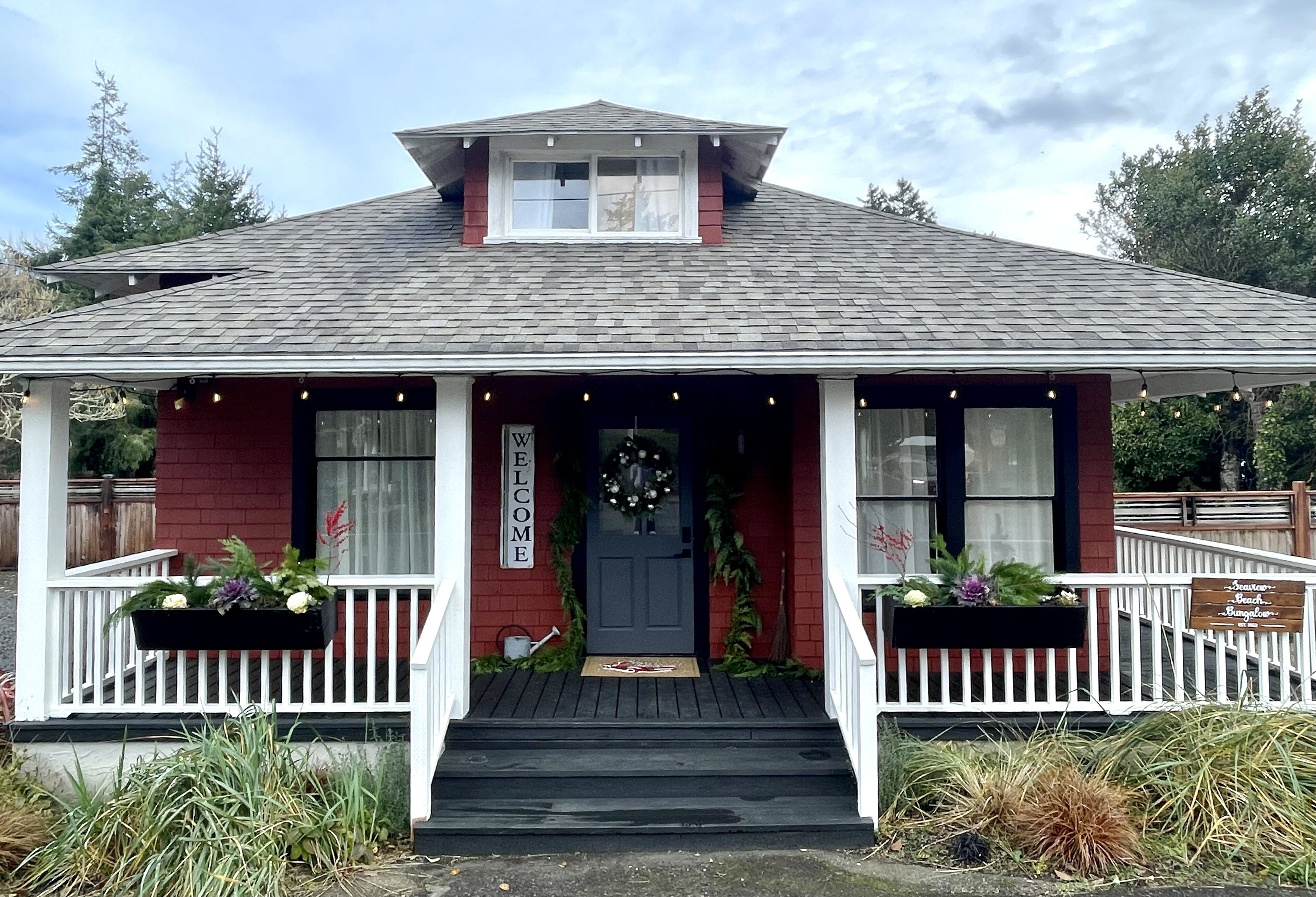 2 Bedroom House near Long Beach with fenced yard