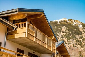 Exterior detail - Ground floor, view open, terrace, tv, ski locker, 72m², Champagny-en-Vanoise (Champagny-en-Vanoise)