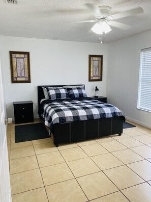 3 bedrooms, iron/ironing board, Internet, bed sheets