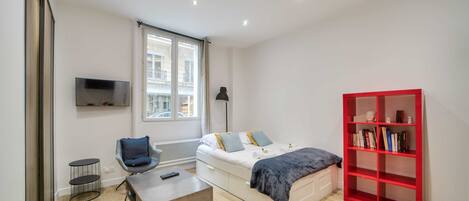 1 chambre, fer et planche à repasser, Wi-Fi, draps fournis