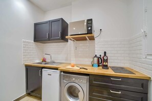 Fridge, microwave, coffee/tea maker, toaster