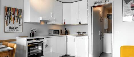 Fridge, microwave, oven, dishwasher