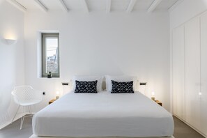 3 bedrooms, in-room safe, desk, iron/ironing board