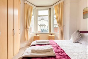 1 soverom, strykejern/-brett, wi-fi (inkludert) og sengetøy