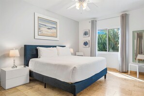 2 Schlafzimmer, Schreibtisch, Bügeleisen/Bügelbrett, Reisekinderbett