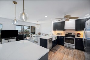 Fridge, microwave, oven, dishwasher - Magnificent Gulf View Condo by RedAwning (Marco Island)