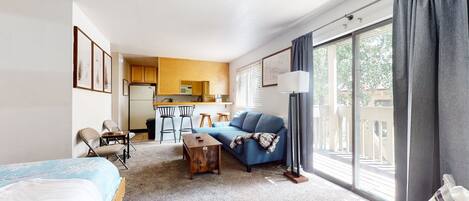 Televisión, chimenea, reproductor de DVD y servicios de streaming