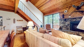 Smart-TV, Kamin, DVD-Player