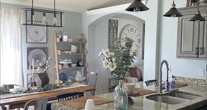 Cozy Cottage Style Home In The Perfect Location