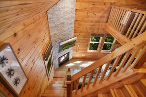 Interior - My Alpine Shack - Luxury Cabin / Walk to Downtown / Hot tub (Helen)