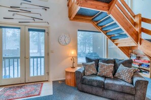 TV, peis og kontorer