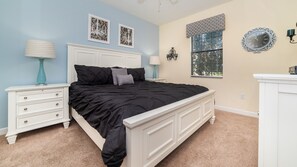 9 Schlafzimmer, Schreibtisch, Bügeleisen/Bügelbrett, kostenloses WLAN