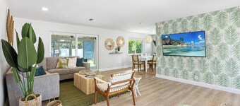 Cozy home at Lighthouse Point with Pool