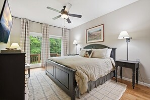 4 bedrooms, iron/ironing board, travel cot, free WiFi