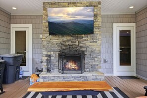 Interior - Gorgeous Cottage with Hot Tub in Boone NC! (Boone)