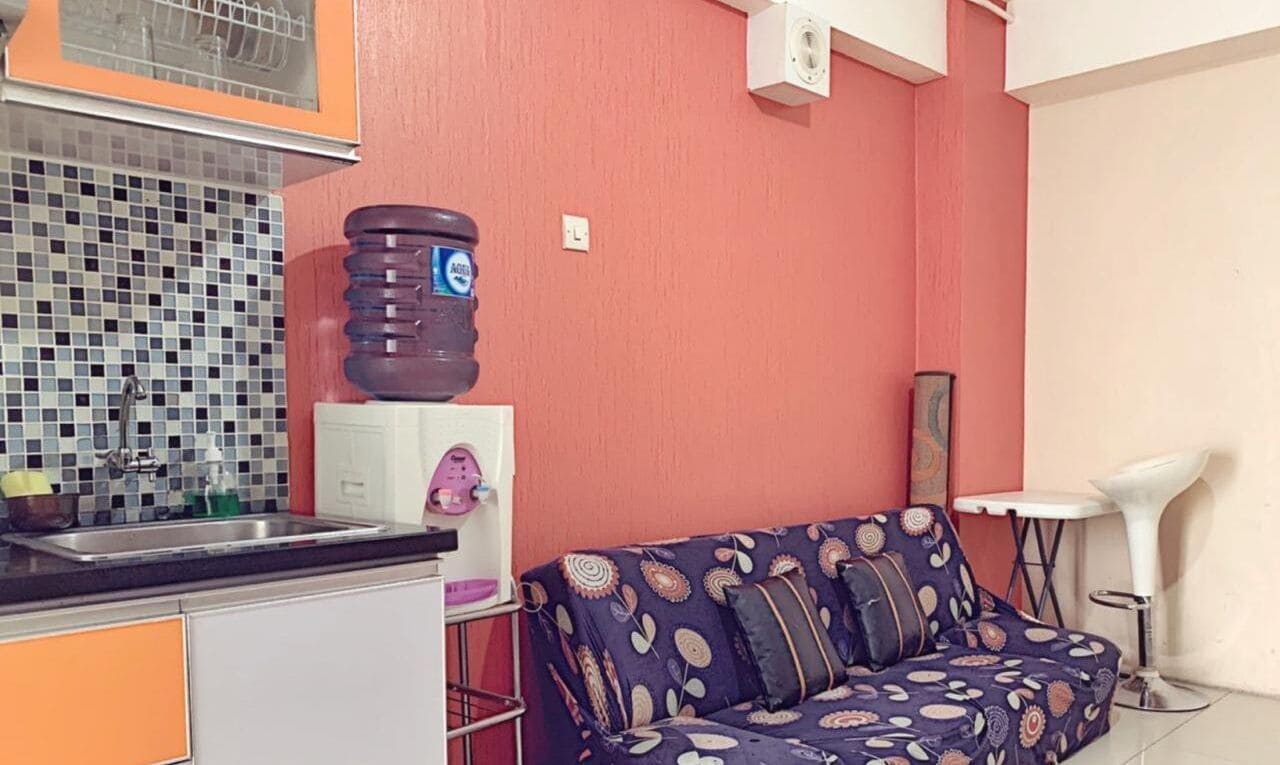 basic apartment | living area | 32-inch flat-screen tv with digital channels, tv