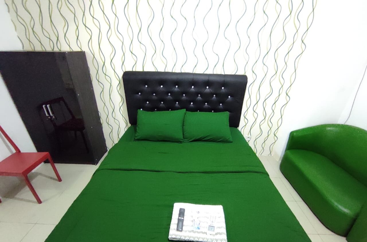 basic studio | hypo-allergenic bedding, soundproofing, free wifi