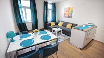City Apartment | Living area
