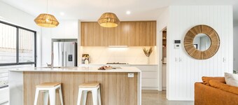 Stylish 4 bedroom house with pool