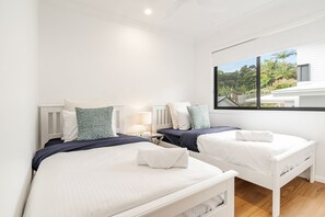 4 bedrooms, iron/ironing board, free WiFi, bed sheets