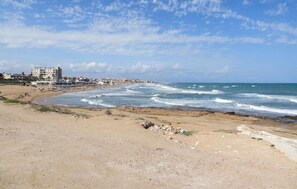 بالقرب من الشاطئ