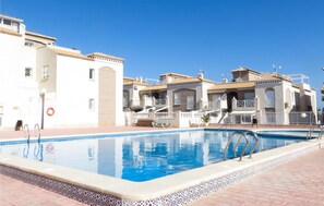Pool - Cozy home in Torrevieja with WiFi (Torrevieja)