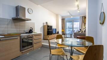 Mikrowelle, Ofen, Herdplatte, Geschirrspüler