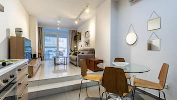 Mikrowelle, Ofen, Herdplatte, Geschirrspüler