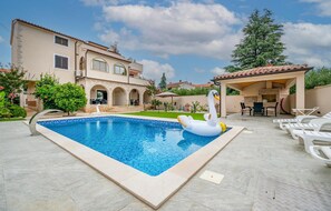 Pool - Awesome apartment in Medulin with WiFi (Medulin)