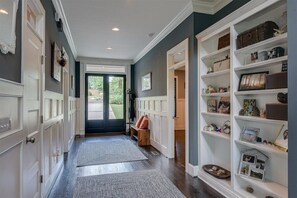 المنشأة من الداخل