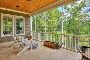 Terrace/patio - River views, best neighborhood, 8 miles to Augusta National Golf Club (Evans)