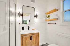 Hair dryer, towels - Luxury Vineyard Escape w Fireplace - Syrah (San Diego County)